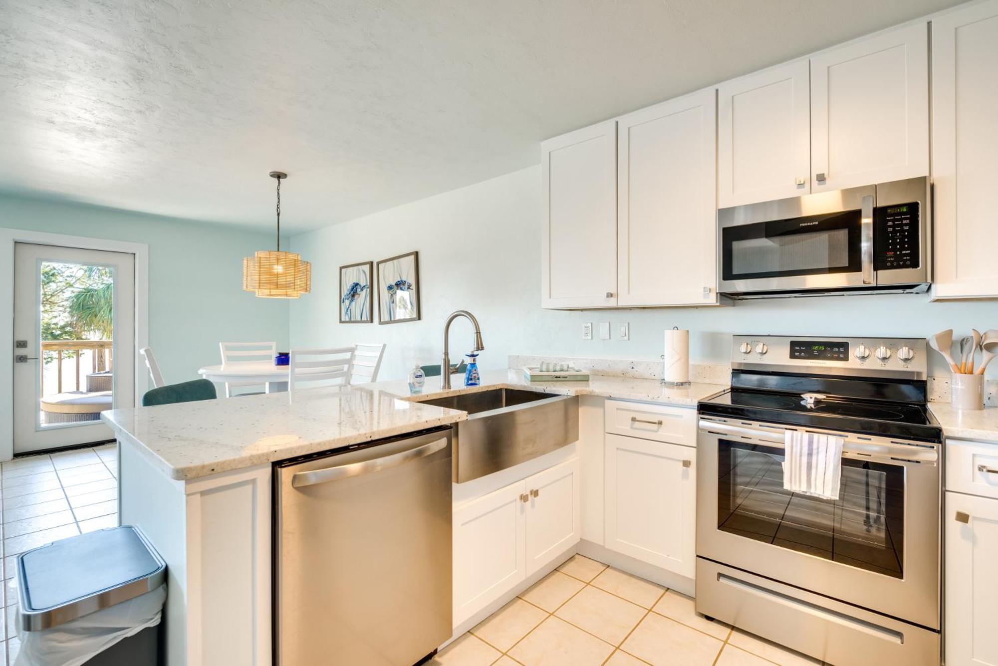 Cedar Key Condo With Balcony And Gulf Views! 외부 사진