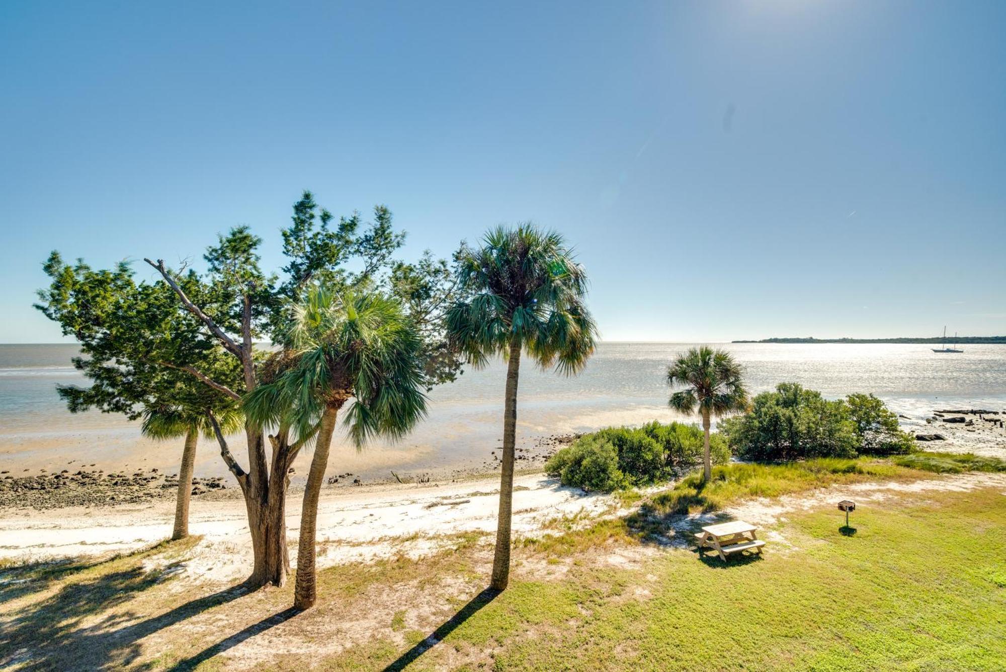Cedar Key Condo With Balcony And Gulf Views! 외부 사진